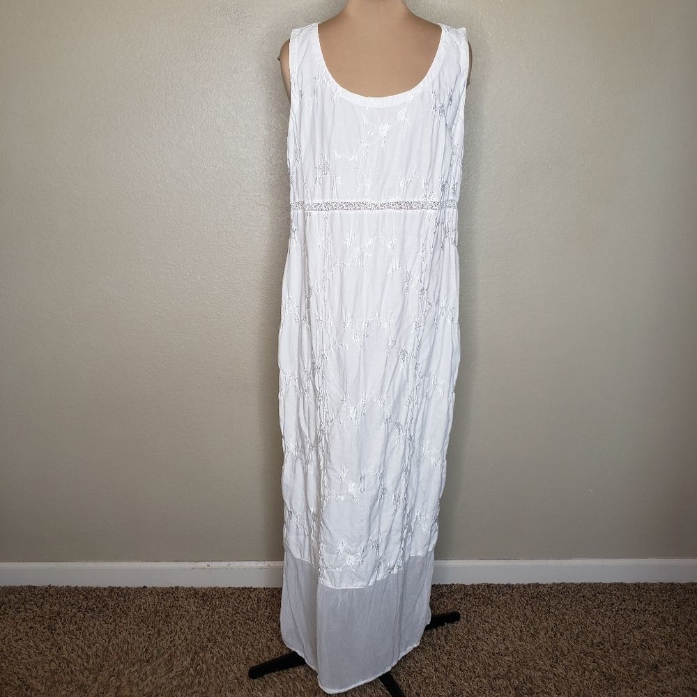 Johnny Was Large White Embroidered Button back sleeveless maxi dress